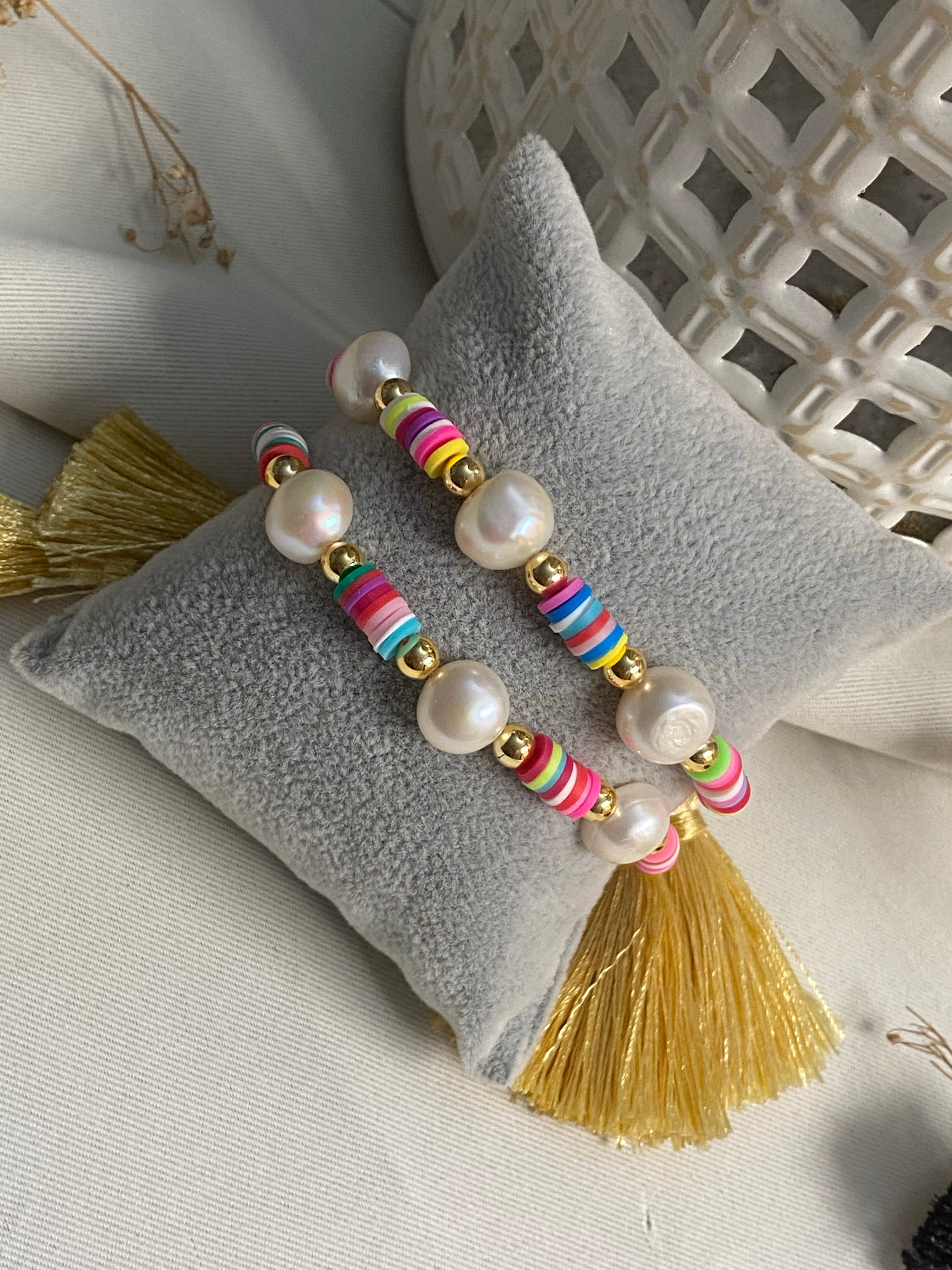 DIY silk thread tassel bracelet/ diy tassel bracelet / simple and easy diy  bracelet - YouTube