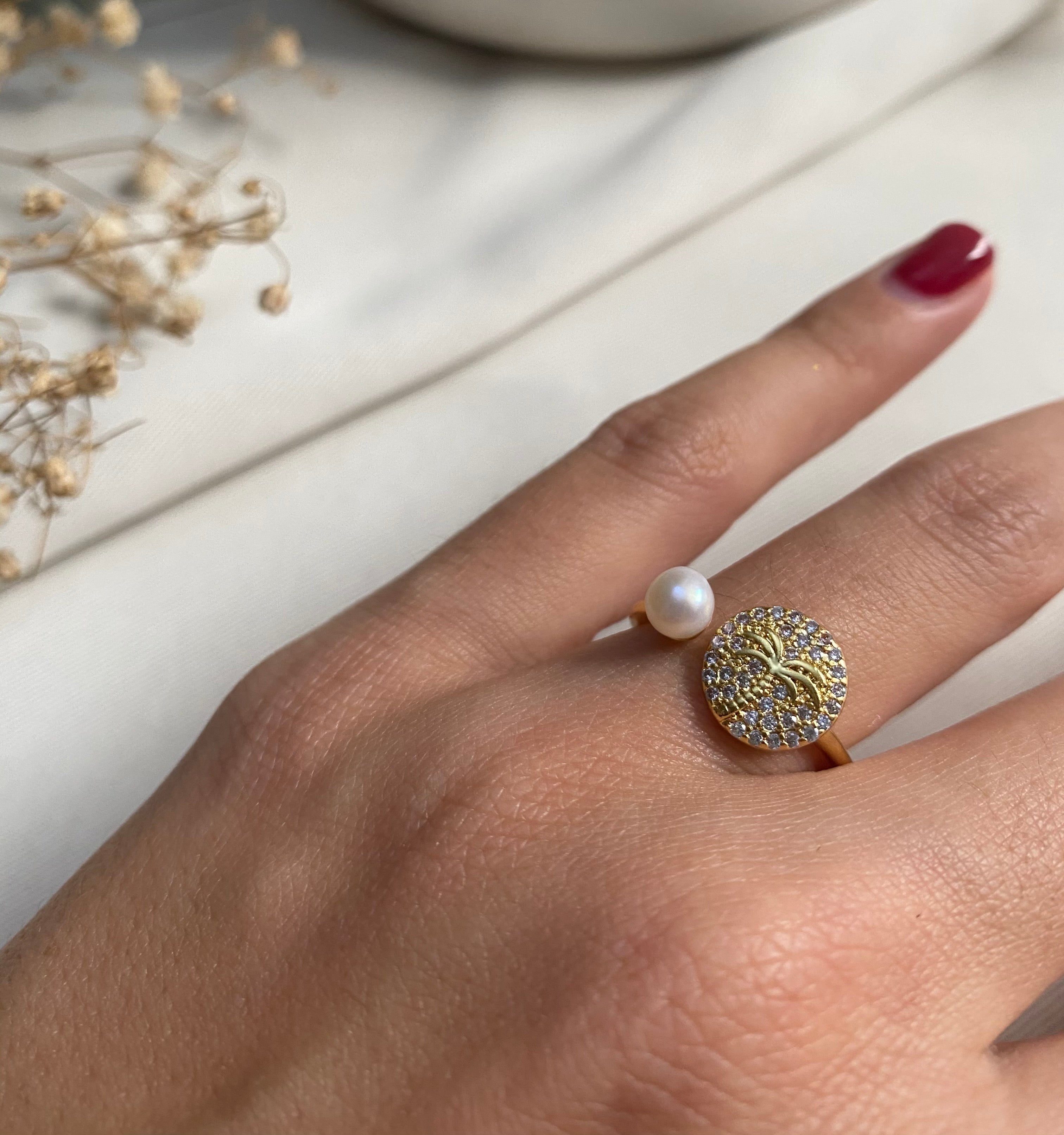 Palm & Pearl Gold Adjustable Ring